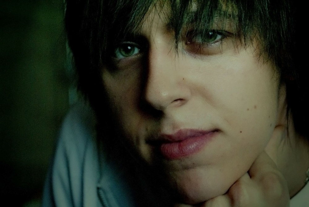 "Эти глаза напротив..."