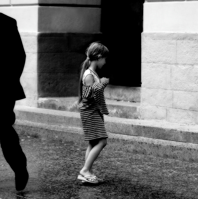 Don't leave me alone please....