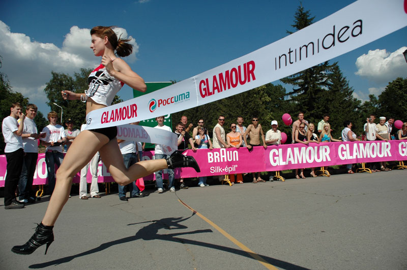glamouröse Rennen auf den Fersen
