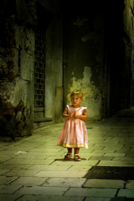 ... ein und die Wände. . .