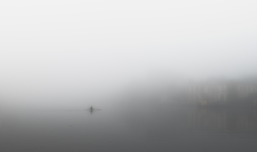 vyplyvaya aus dem Nebel ...