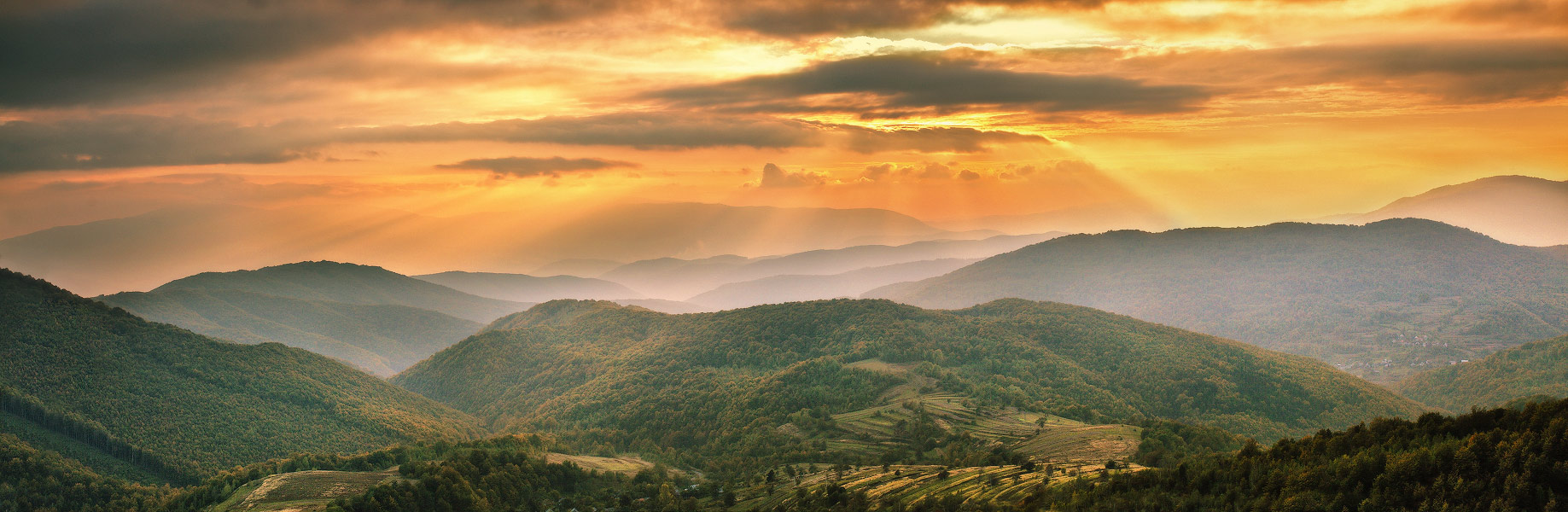 Herbstabend in den Bergen
