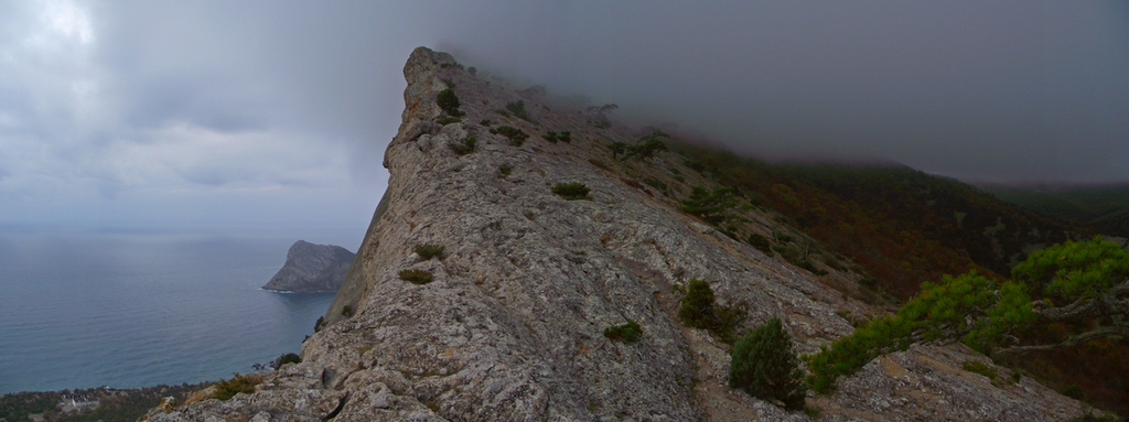 Nebel auf dem Berg Sokol
