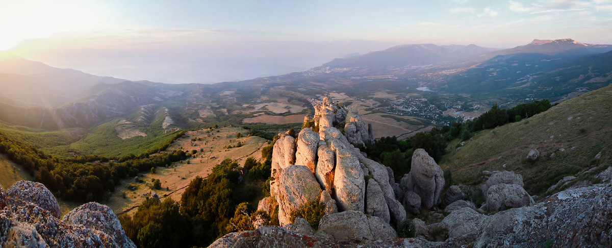 Von Meganom um Ayu-Dag