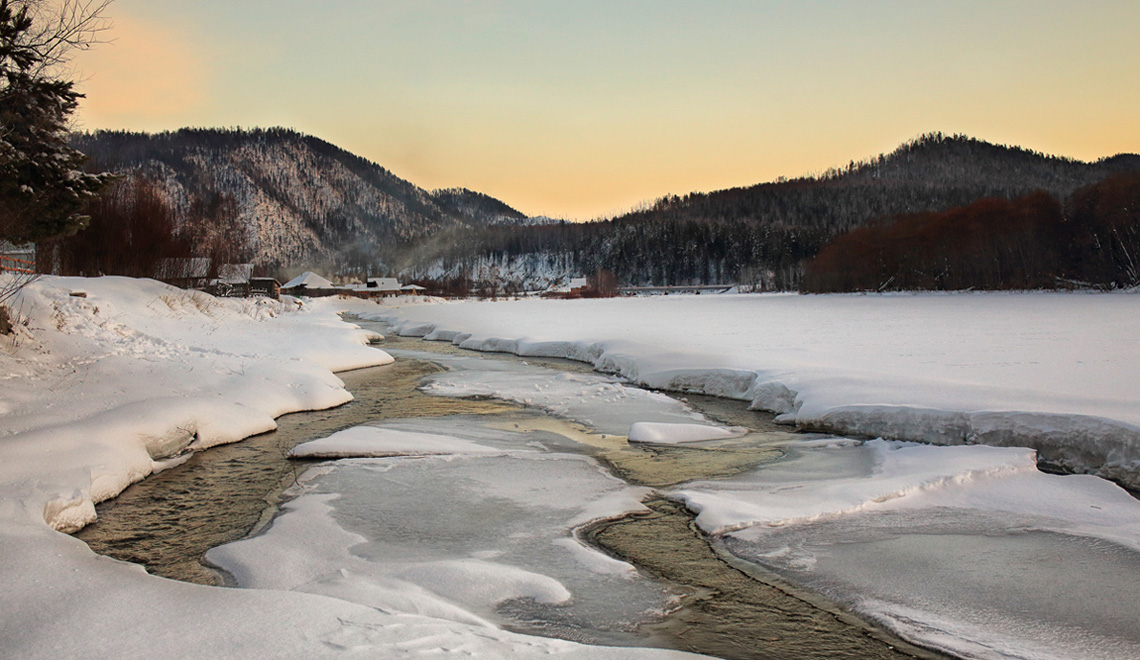 Spring Village Abend