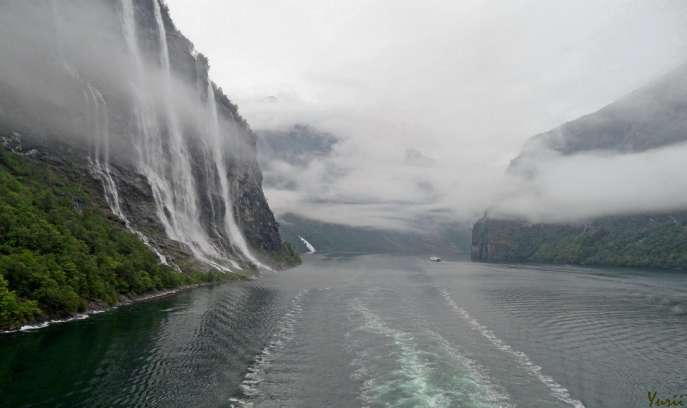 Geirangerfjord. Wasserfall "Sieben Schwestern". Norwegen