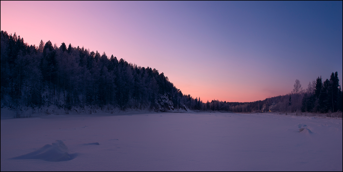 in zarten Farben der nördlichen Sonnenuntergänge