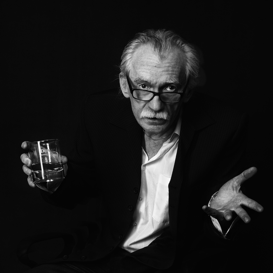 Jetzt ist alles schwierig: eine zum anderen liegen zu glauben ...