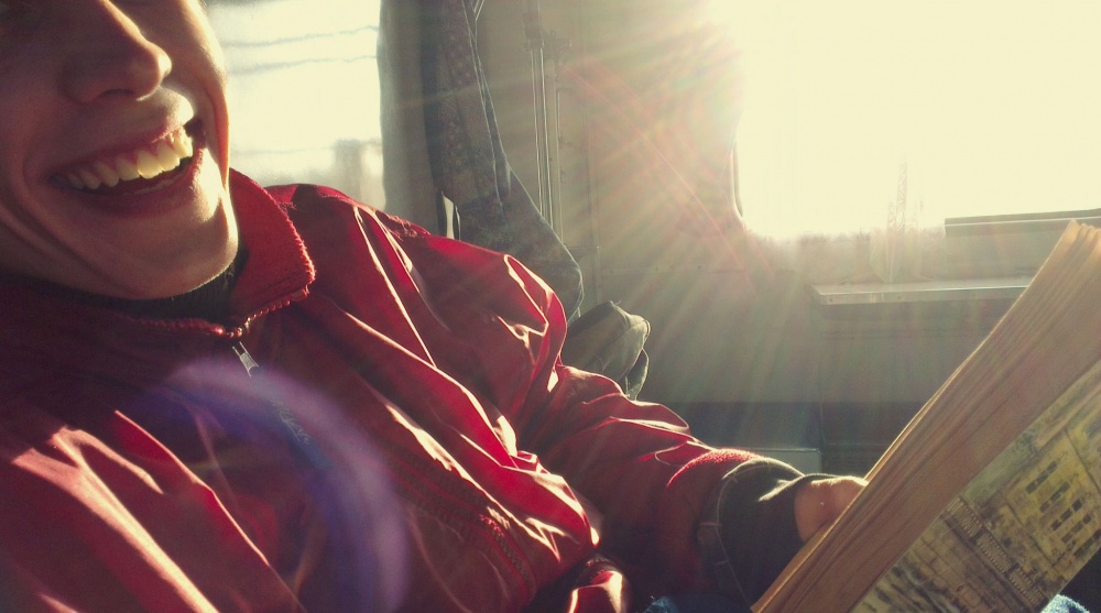 Sasha im reservierten Sitz