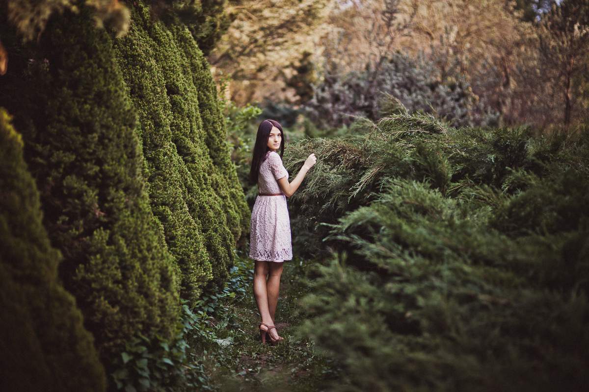 Mädchen in den Wald