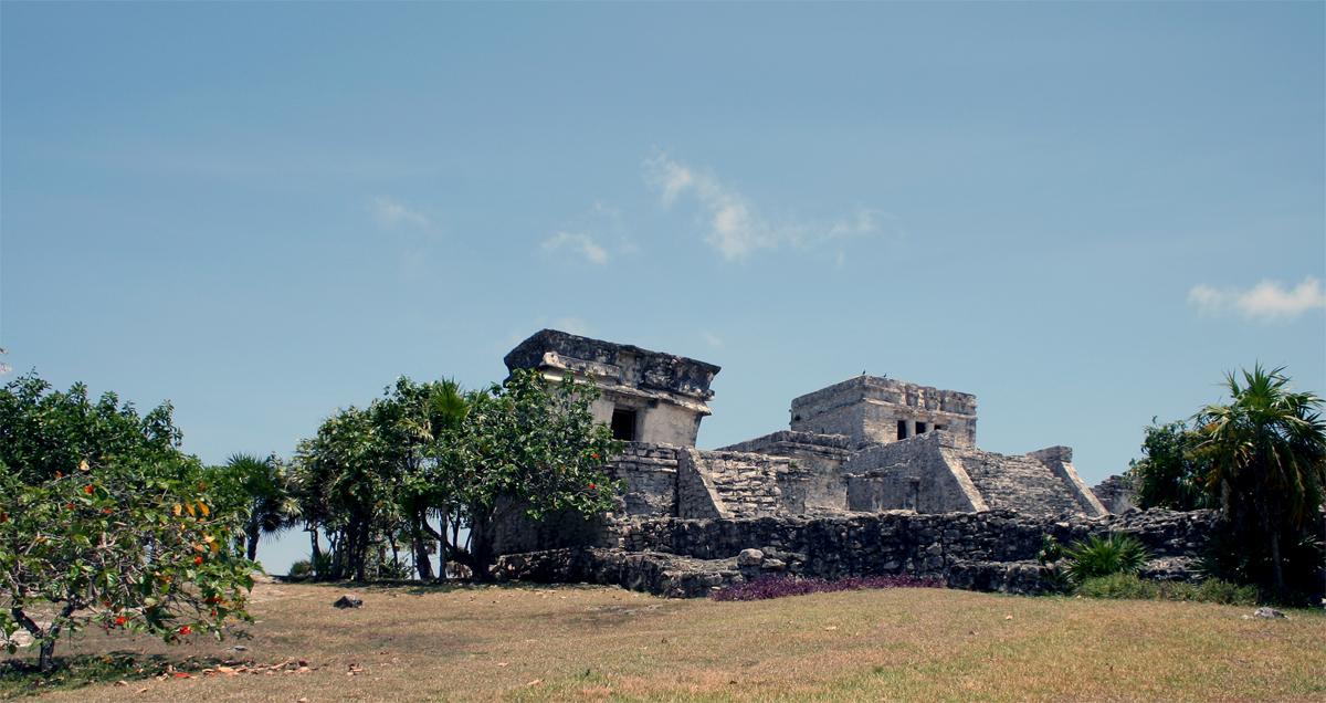 Tempel des absteigenden Gottes und Fort Castillo.