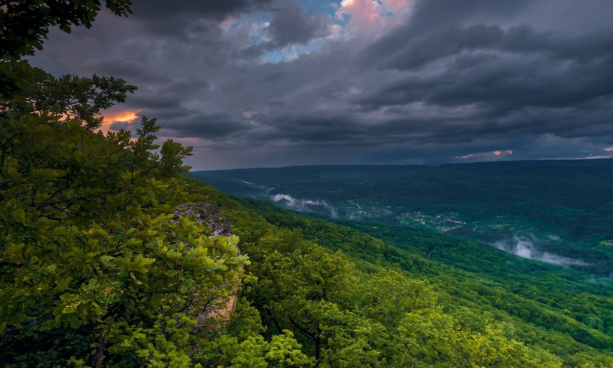 Schlechtes Wetter in den Bergen. Schlechtes Wetter