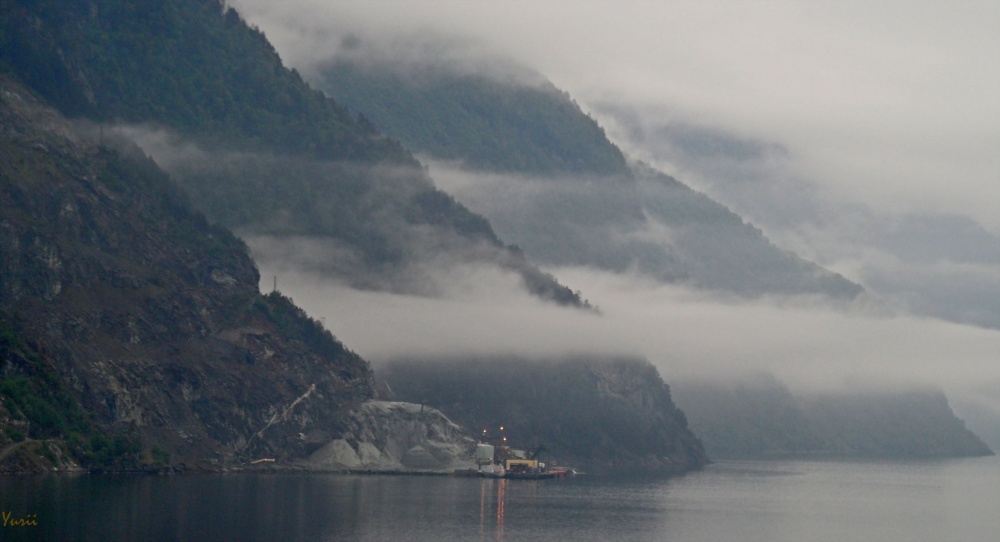 Stor-Fjord. Regnerischen Morgen
