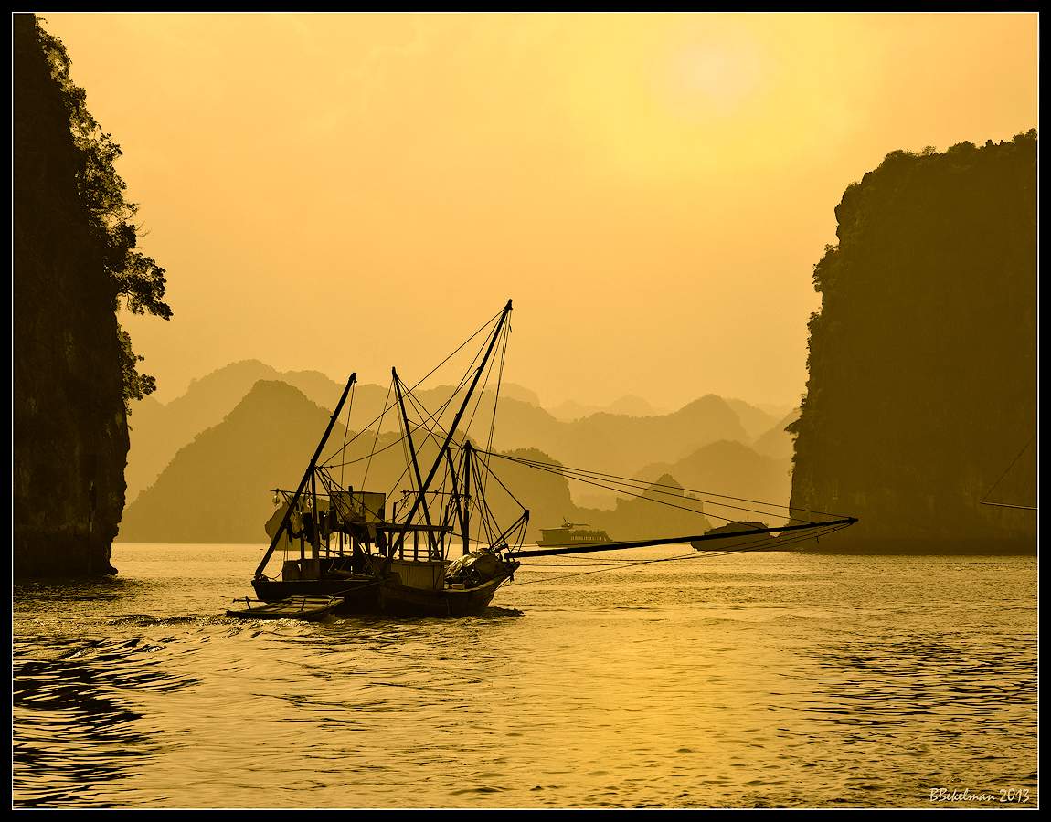 Ha Long Bay 4