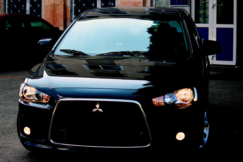 Mitsubishi Lancer X (black edition)