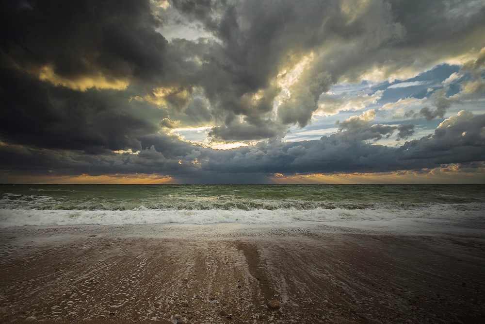 Sonnenuntergang vor dem Sturm