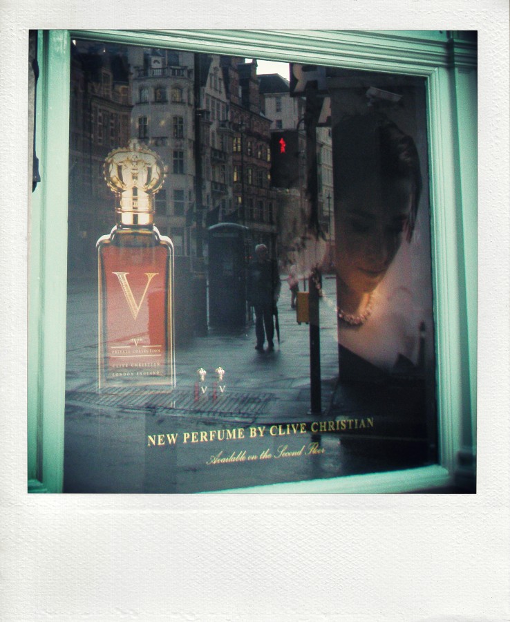 Nehmen Kinder. Entfernen Sie den Hut ...