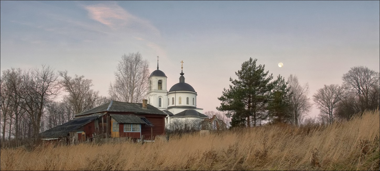 Dawn in Novosergievo.