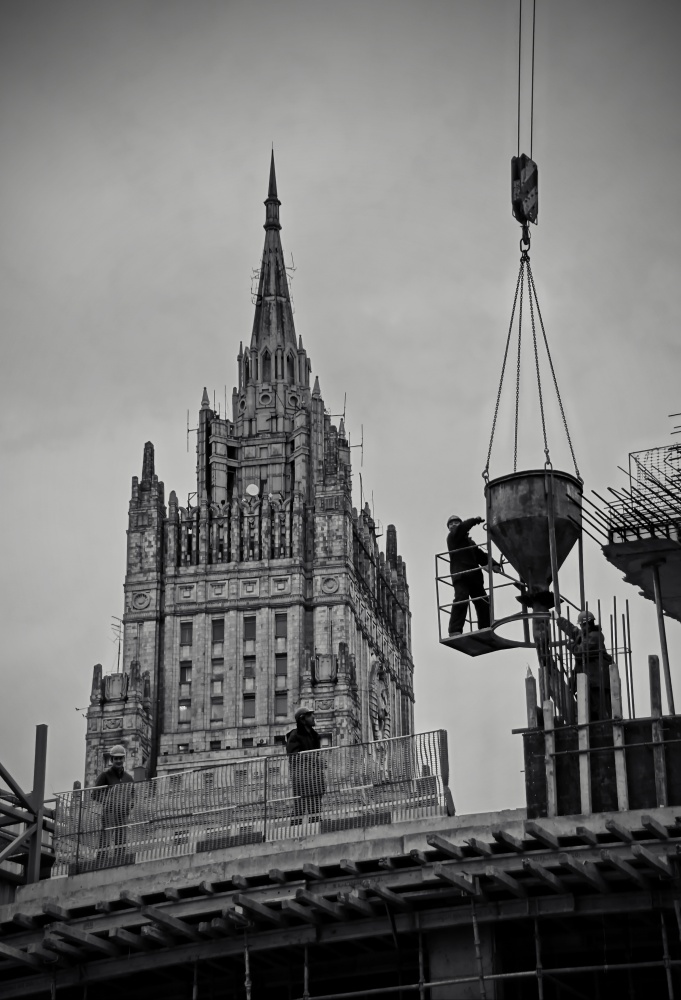 Stalin-Wolkenkratzer - Gebäude des Außenministeriums auf Smolensk-Haymarket Square