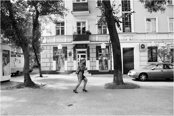 куда бегит? можит за любофью с моркофью?