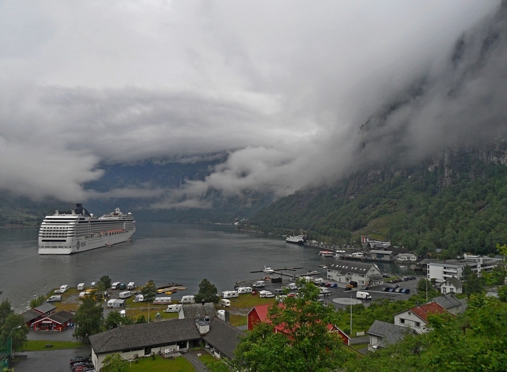 Norwegen. Geiranger Rainy Juni