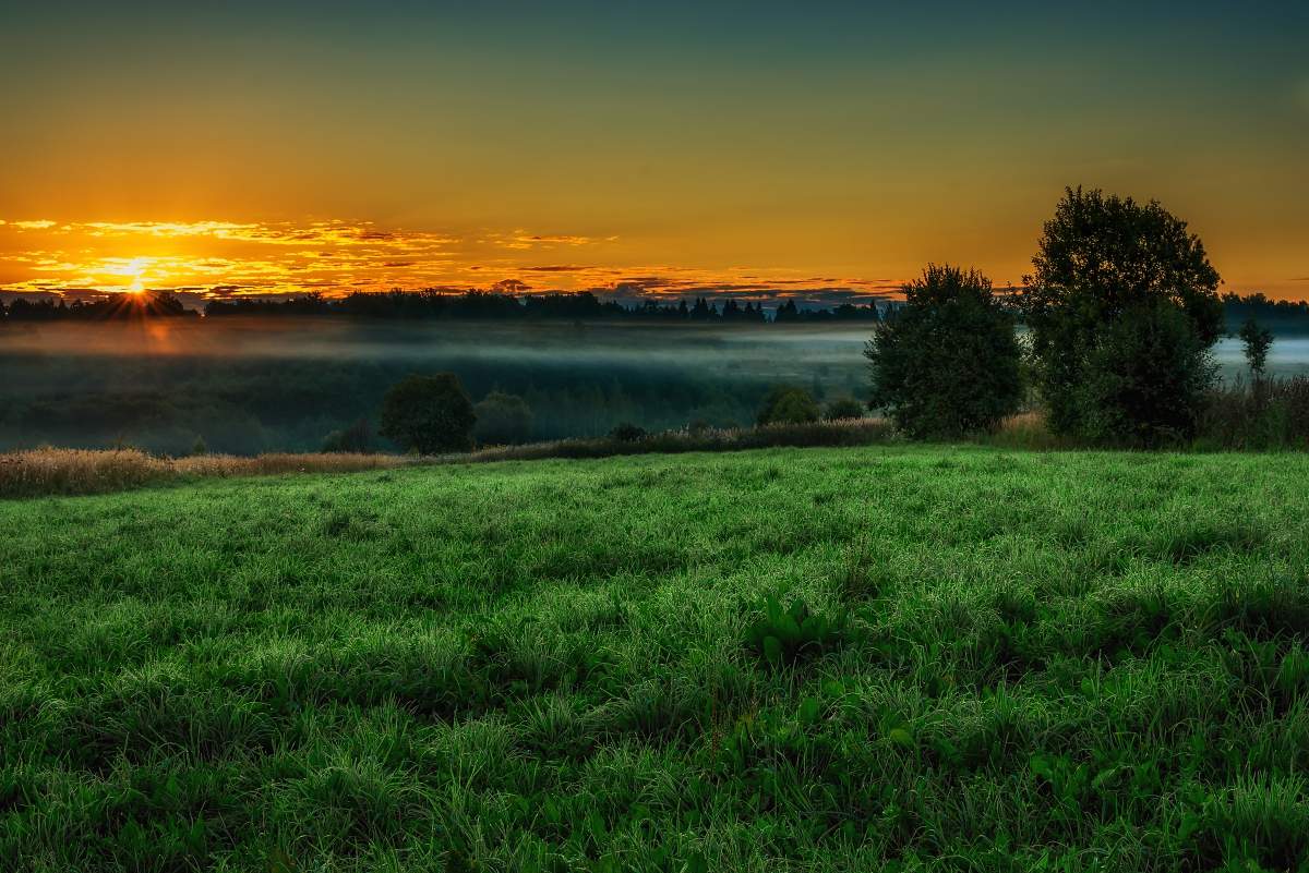 Die ersten Sekunden des Sonnenaufgangs.