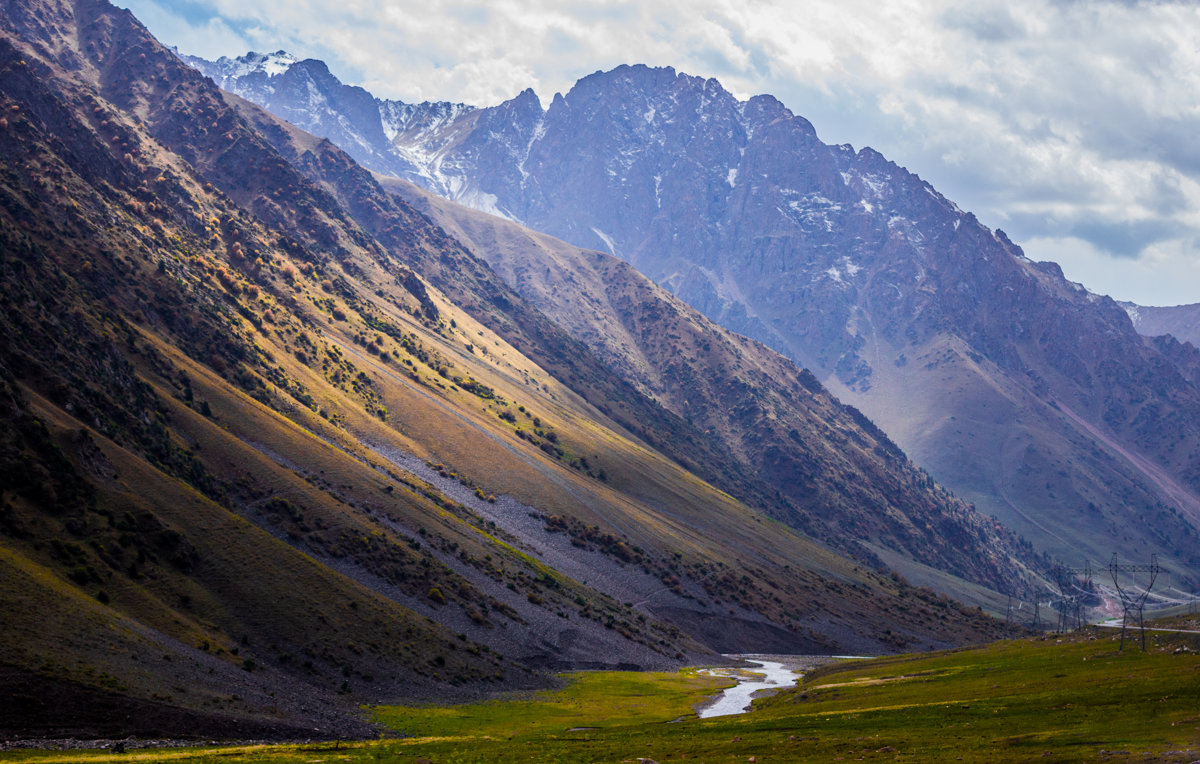 Die letzten Strahlen der untergehenden Sonne