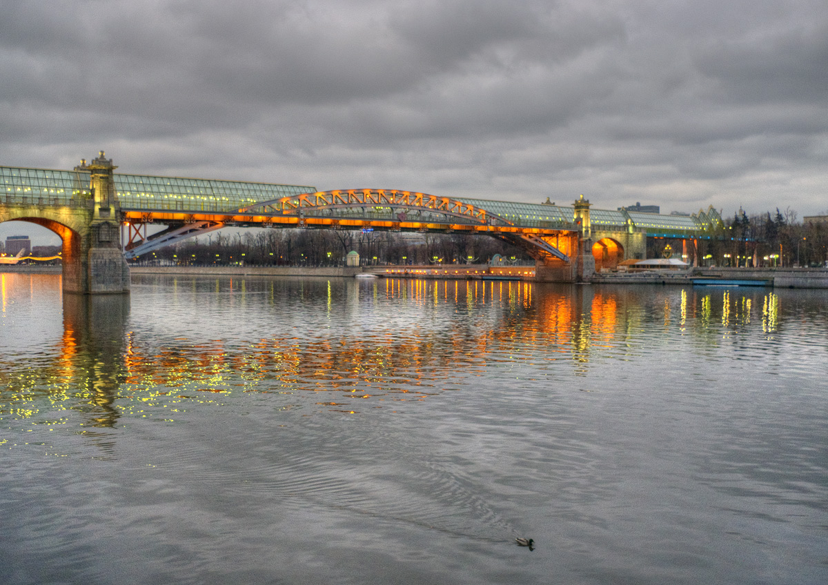 Abend auf dem Moskau-Fluss.
