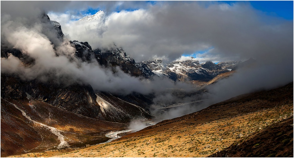 Gletscher-Tal im Morgengrauen