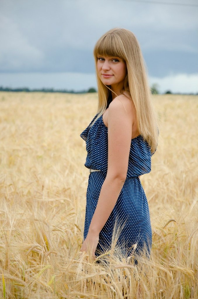 Mädchen in einem Feld