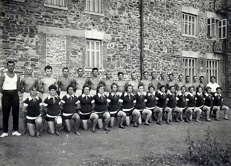 Von meiner Großmutter Fotoalbum. Hallo Fizkult