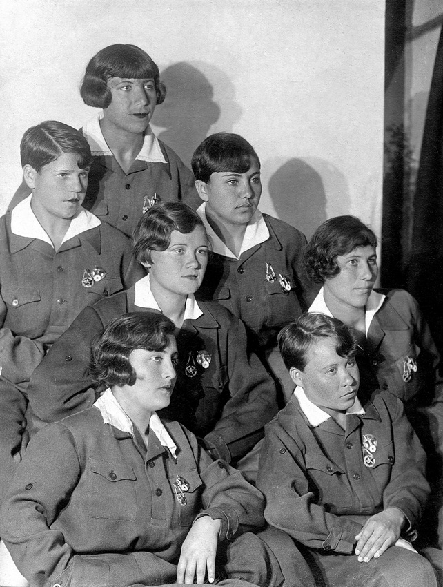 Von meiner Großmutter Fotoalbum. Büro