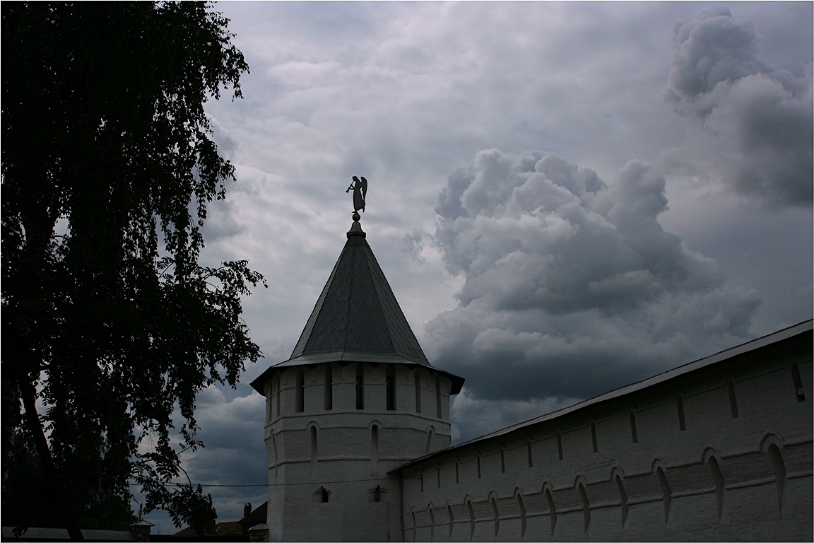 Rufen Sie uns ANGELS auf dem Gericht ...