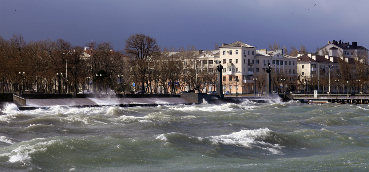 Frühling in der Stadt am Meer