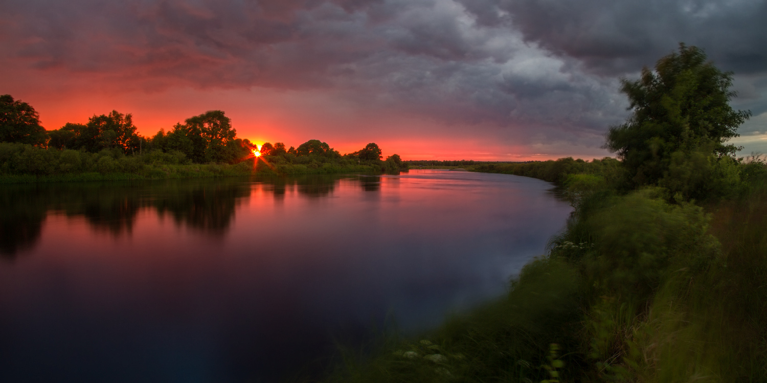 Feuer windigen Sonnenuntergang