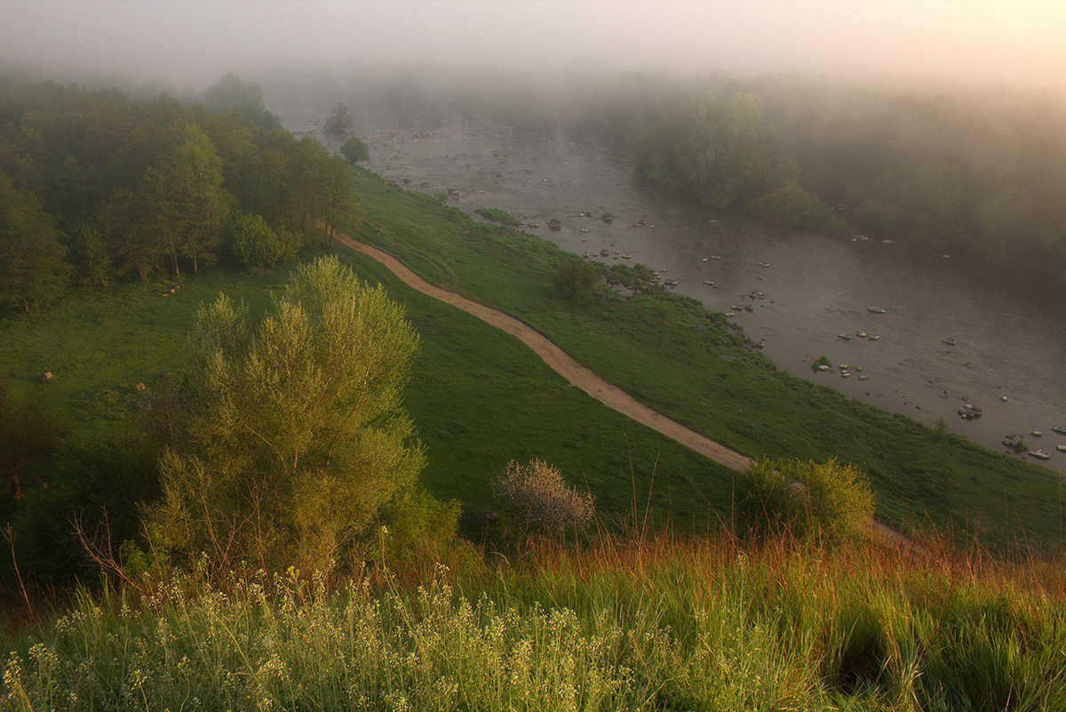 Morgen ruhigen Gewässern.