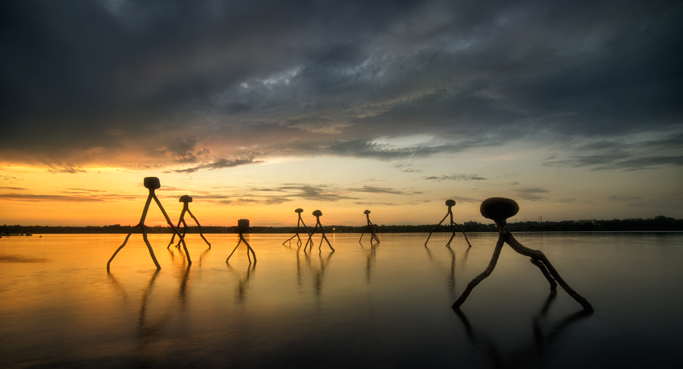 Fakes try to mimic scary tale .....