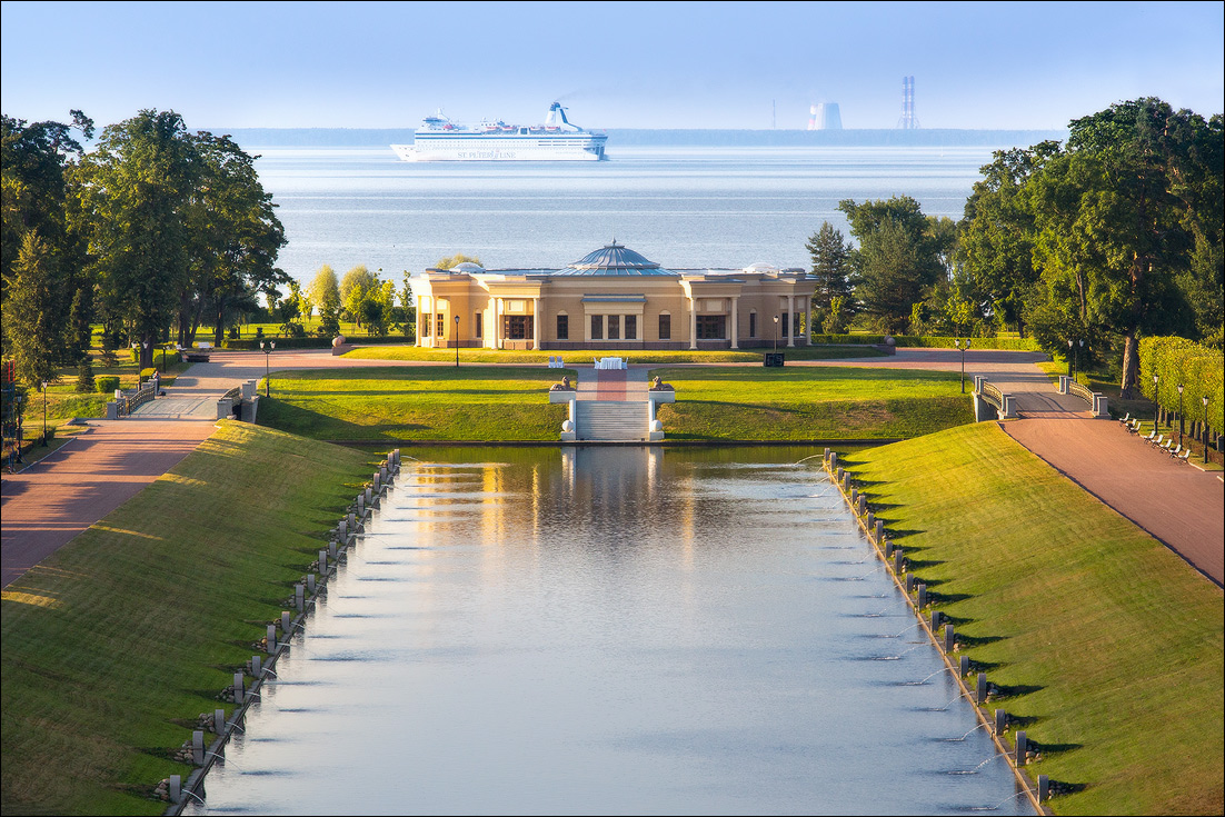 Nieder Park Big Strelnenskogo Palace