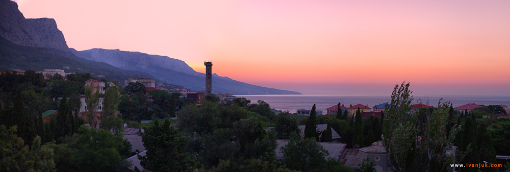 Blick auf den Pharos in der Morgendämmerung