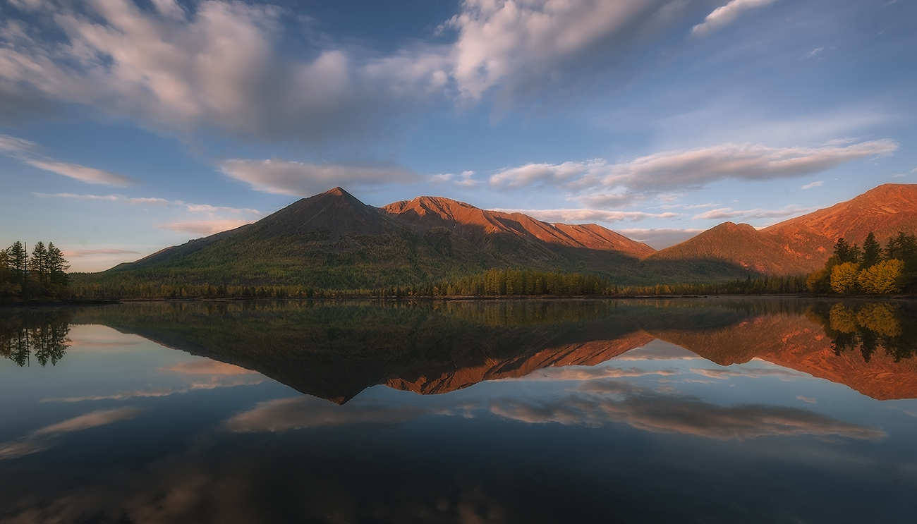 Morgen Mirror Lake Olon-Nur ...