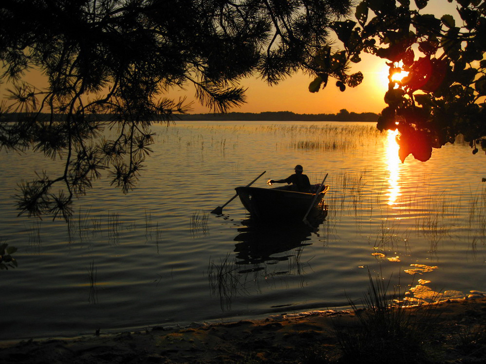 Gehen Sie bei Sonnenuntergang