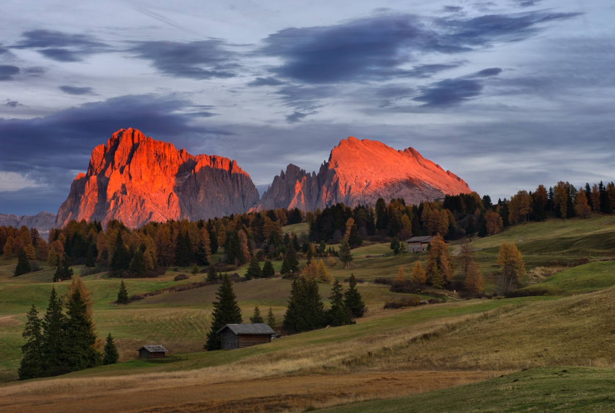 Heiße Steine, Sonnenuntergang auf der Seiser Alm