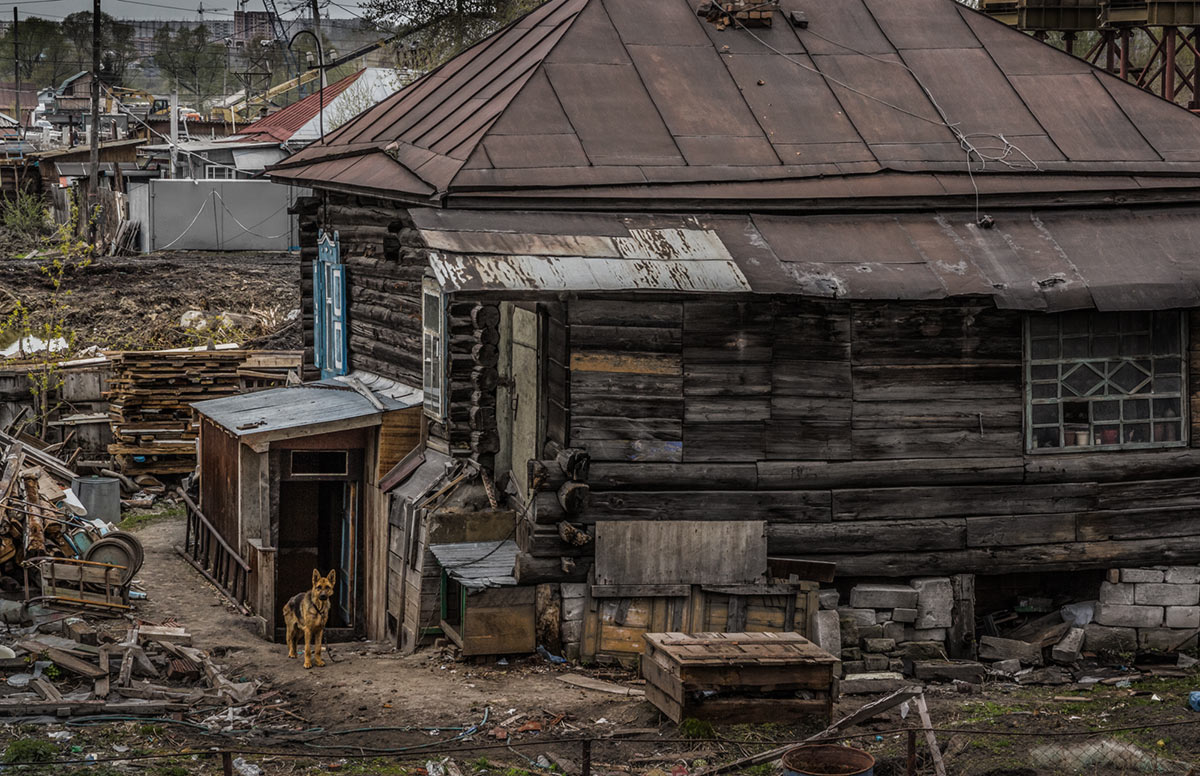 Haus unter einem Blechdach