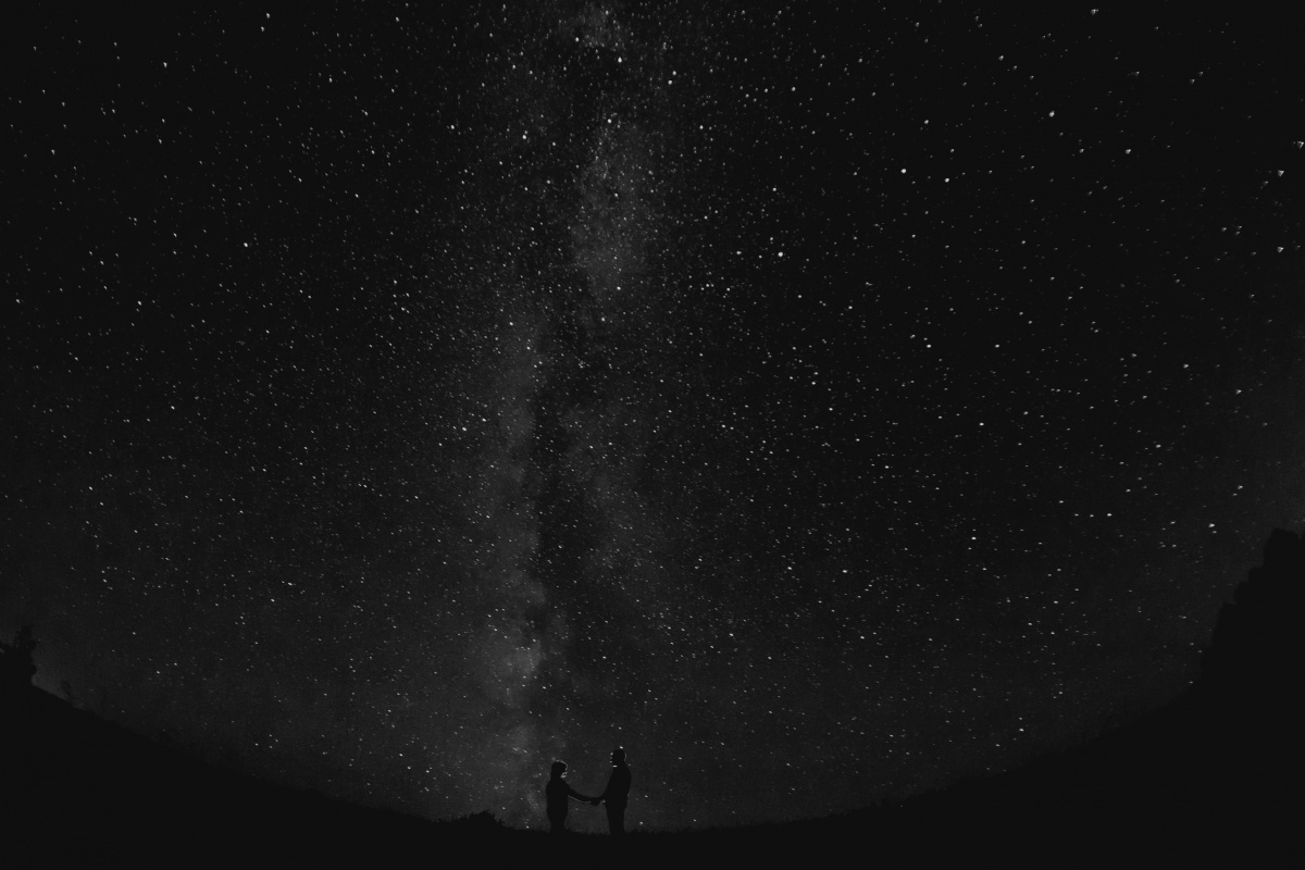 Zwei unter Milliarden von Sternen