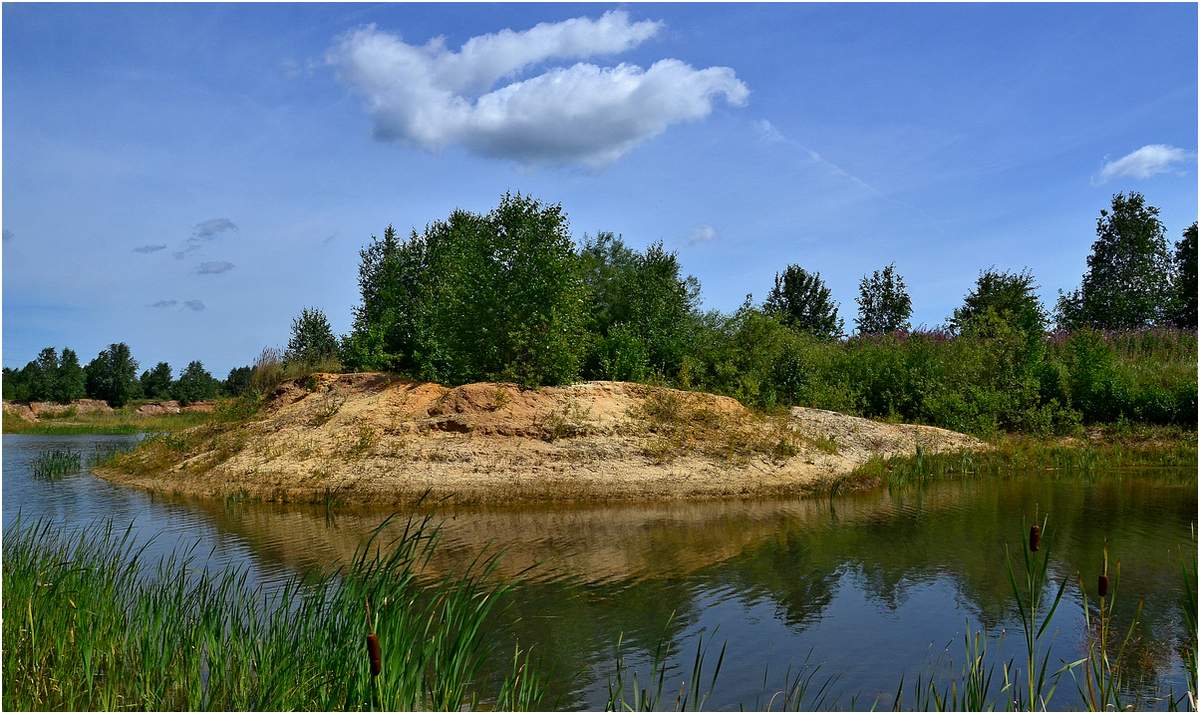 Juli auf einer Sandinsel