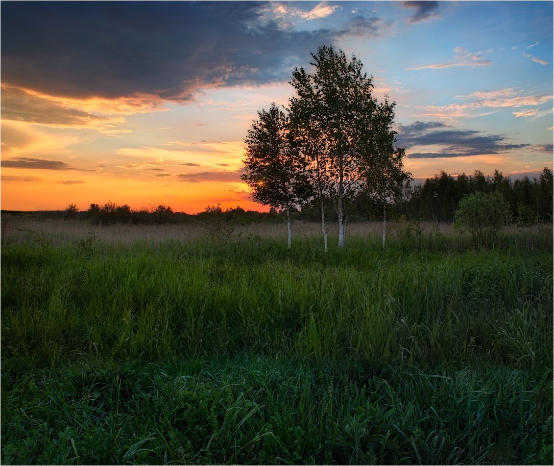 Abenddämmerung am Stadtrand