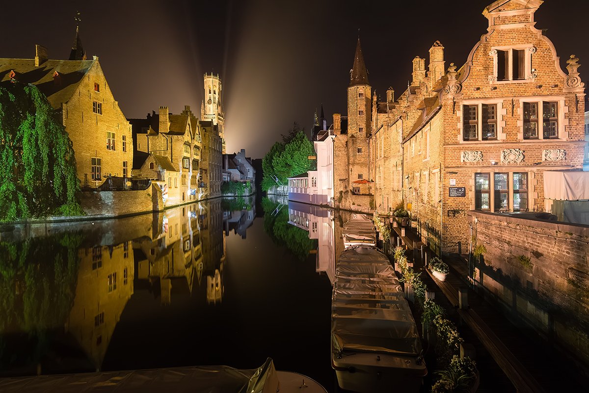 Abends leuchtet Brügge