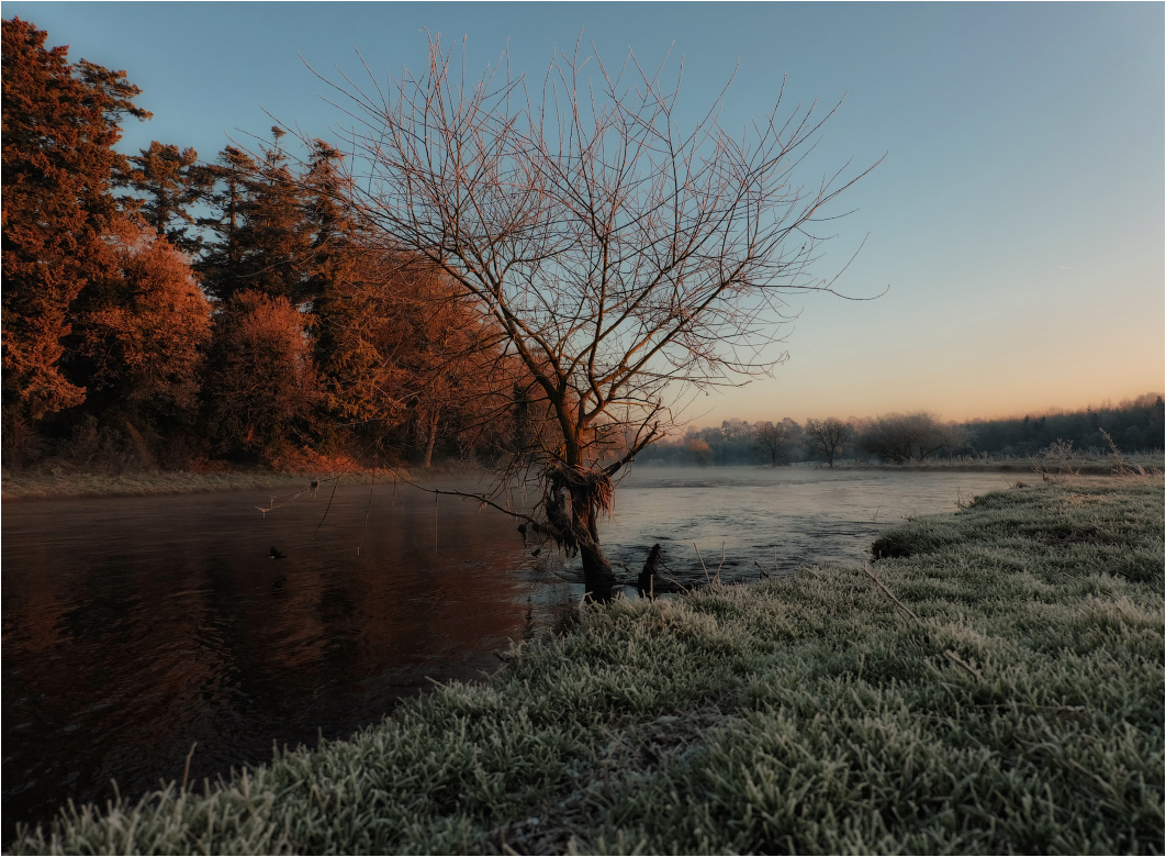 ... Und einsam Dämmerung Ton ...