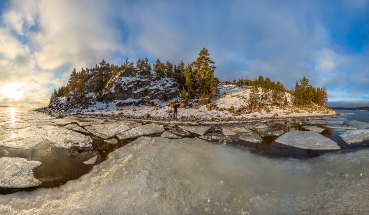 Einen Spaziergang auf den Eisschollen auf der Insel.