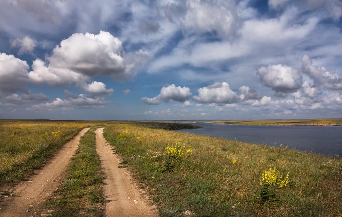 Die Straße im Sommer